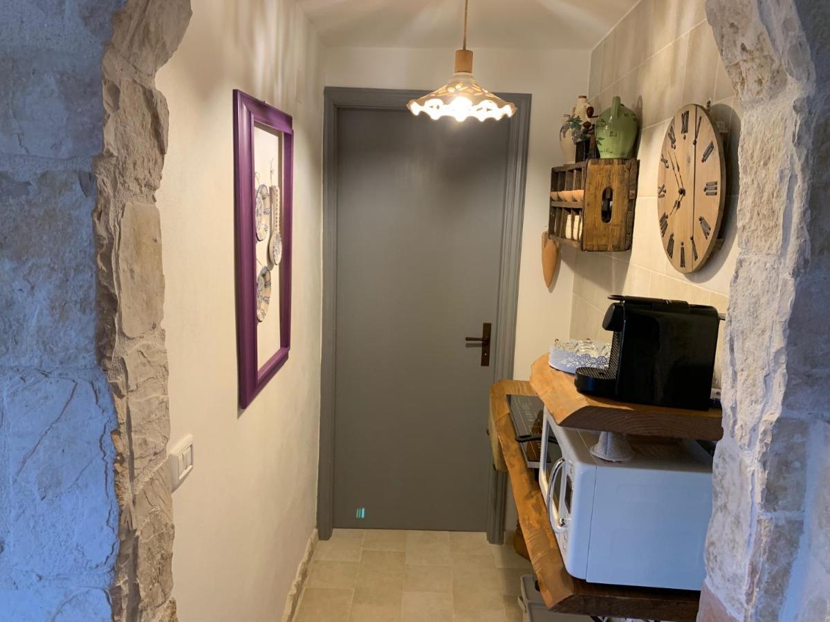 Pensjonat Trulli Santa Maria Odegitria Relais Ostuni Zewnętrze zdjęcie
